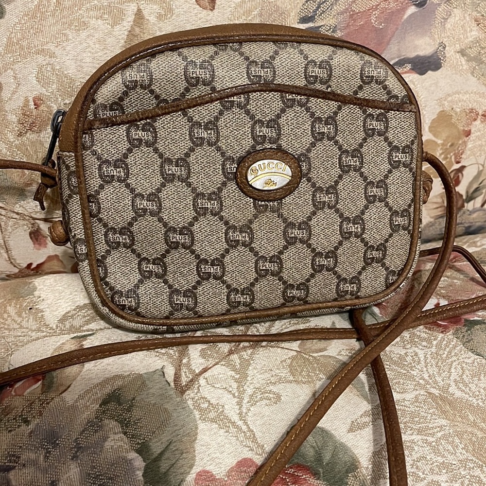 Authentic Vintage Gucci Plus mini crossbody - Picture 3 of 15